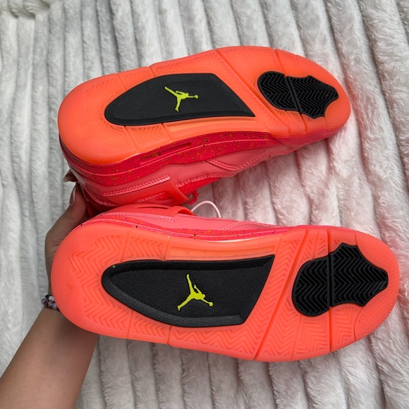 Air Jordan 4 Retro NRG ‘Hot Punch’ - Picture 2 of 6